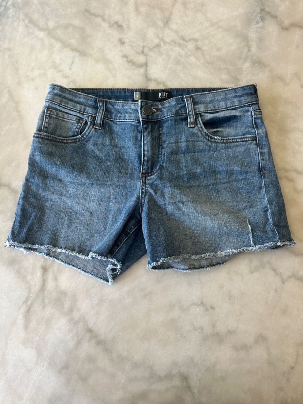 Kut From the Kloth Gidget Frsy Denim Shorys